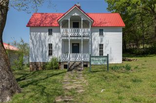 505 Main Street, Huntsville, AR 72740