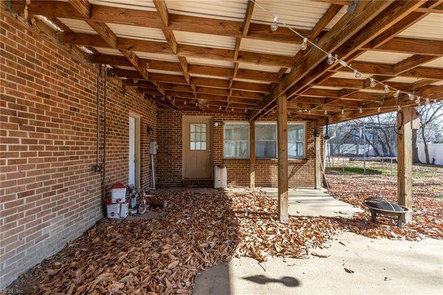 96 Colombia DR, Newport News, VA 23608