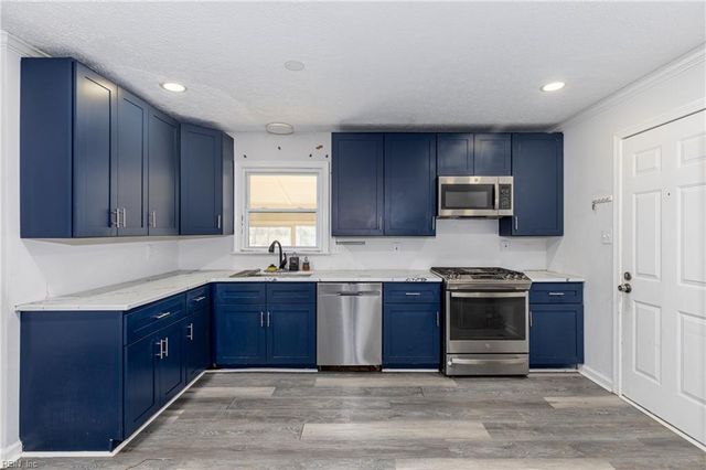 96 Colombia DR, Newport News, VA 23608