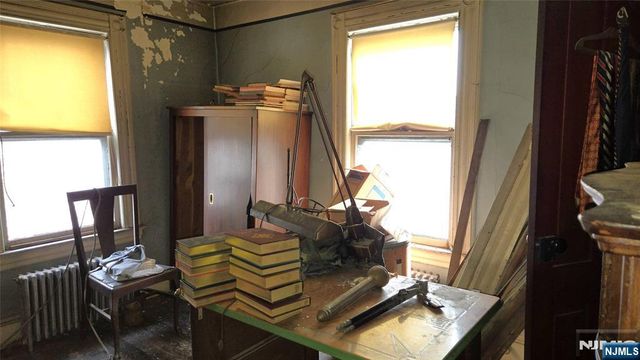 163 Hamilton Avenue, Hasbrouck Heights, NJ 07604