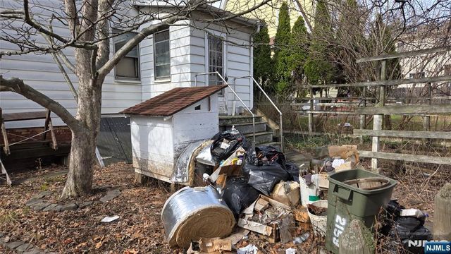 163 Hamilton Avenue, Hasbrouck Heights, NJ 07604