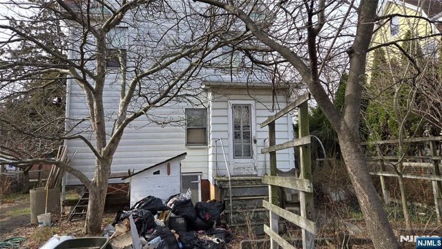 163 Hamilton Avenue, Hasbrouck Heights, NJ 07604
