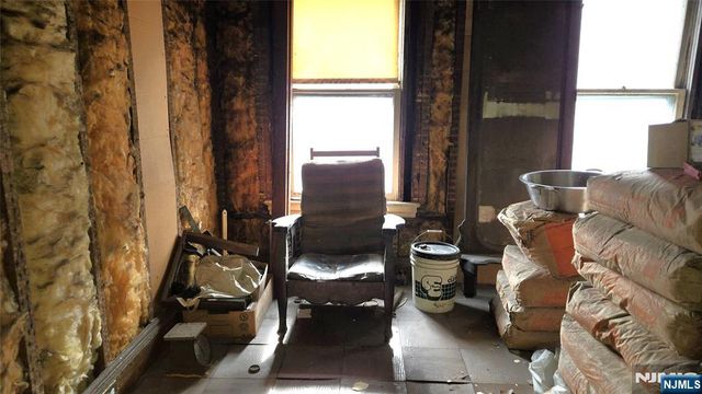 163 Hamilton Avenue, Hasbrouck Heights, NJ 07604