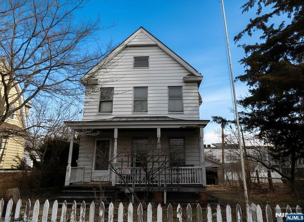 163 Hamilton Avenue, Hasbrouck Heights, NJ 07604