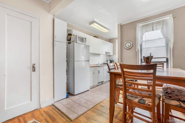 41-12 41st ST 41st Street 6-J, Sunnyside, NY 11104