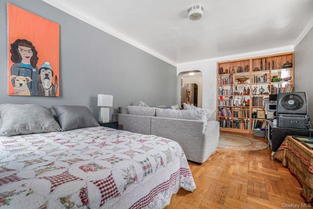 41-12 41st ST 41st Street 6-J, Sunnyside, NY 11104