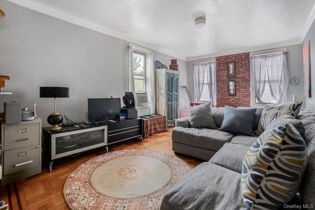 41-12 41st ST 41st Street 6-J, Sunnyside, NY 11104