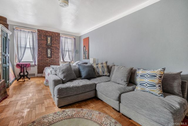 41-12 41st ST 41st Street 6-J, Sunnyside, NY 11104