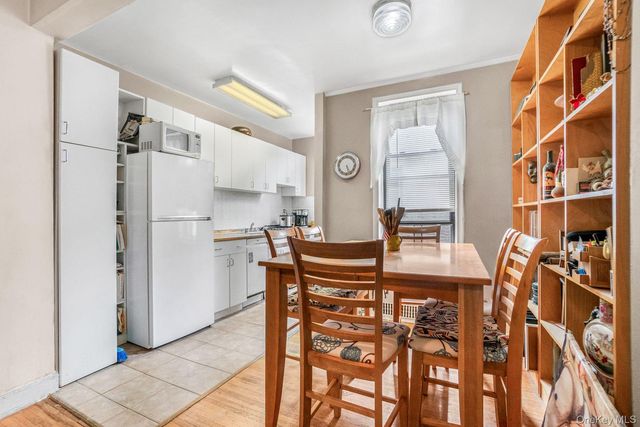 41-12 41st ST 41st Street 6-J, Sunnyside, NY 11104