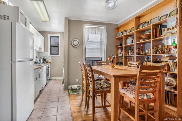 41-12 41st ST 41st Street 6-J, Sunnyside, NY 11104