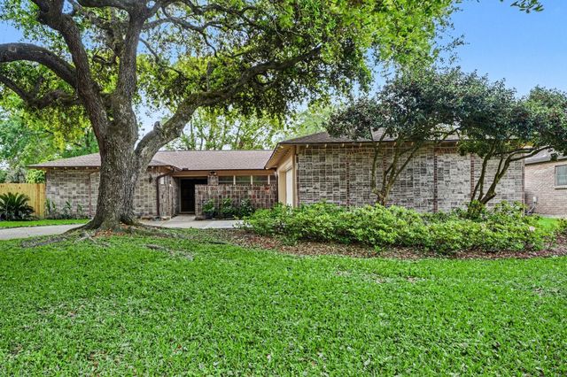 330 Biscayne Boulevard, El Lago, TX 77586