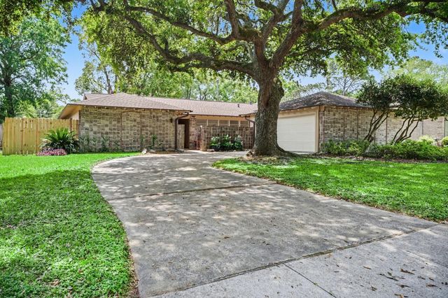 330 Biscayne Boulevard, El Lago, TX 77586