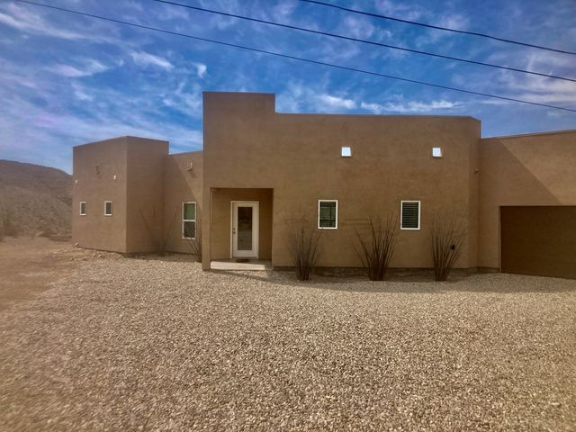 420 Santana Dr, Lajitas, TX 79852