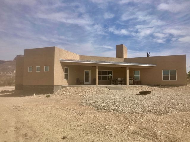 420 Santana Dr, Lajitas, TX 79852