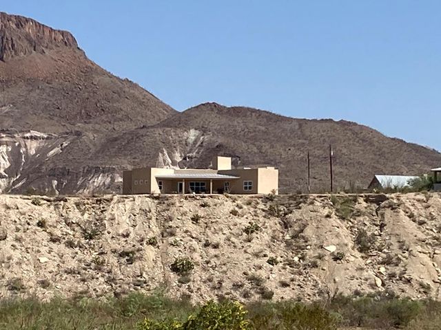 420 Santana Dr, Lajitas, TX 79852