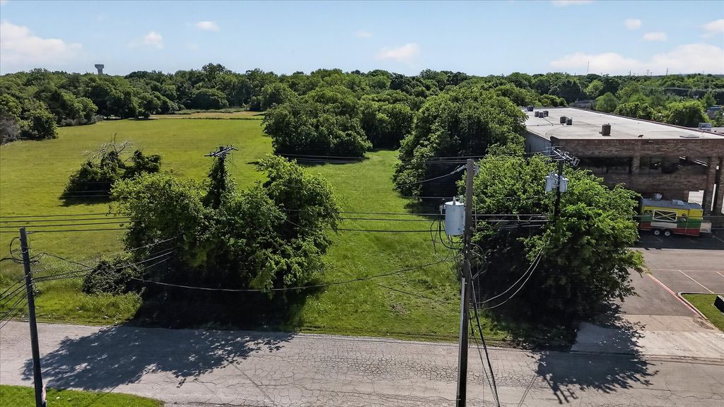 1426 IDLEWILD Lane, Lancaster, TX 75134