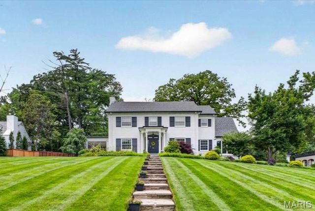 465 Sherwood Drive, Webster Groves, MO 63119