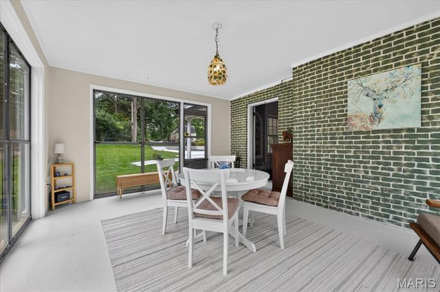 465 Sherwood Drive, Webster Groves, MO 63119