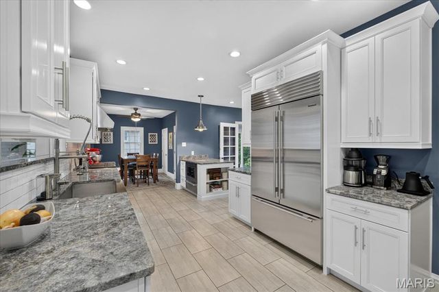 465 Sherwood Drive, Webster Groves, MO 63119