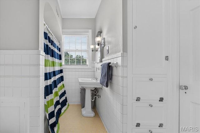 465 Sherwood Drive, Webster Groves, MO 63119