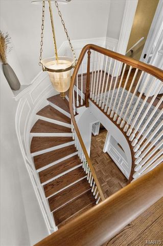 465 Sherwood Drive, Webster Groves, MO 63119