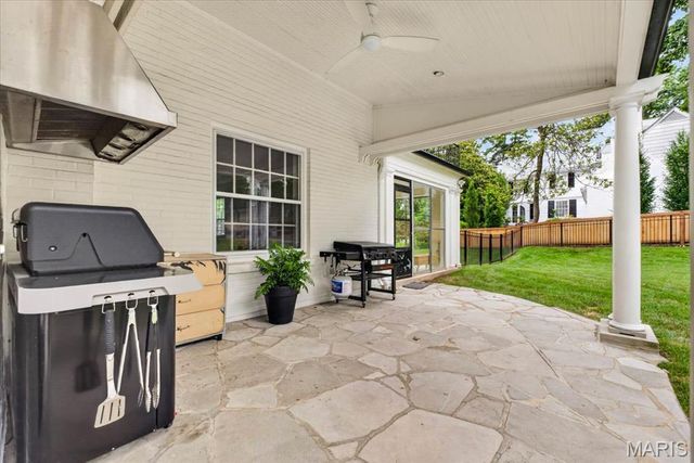 465 Sherwood Drive, Webster Groves, MO 63119