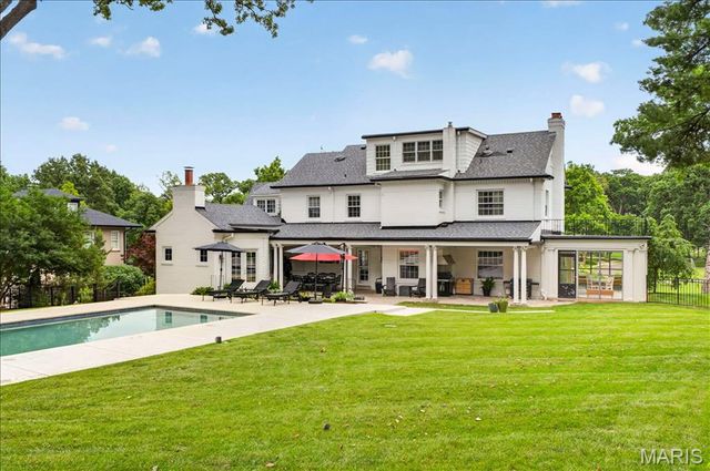 465 Sherwood Drive, Webster Groves, MO 63119