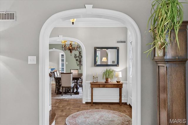 465 Sherwood Drive, Webster Groves, MO 63119