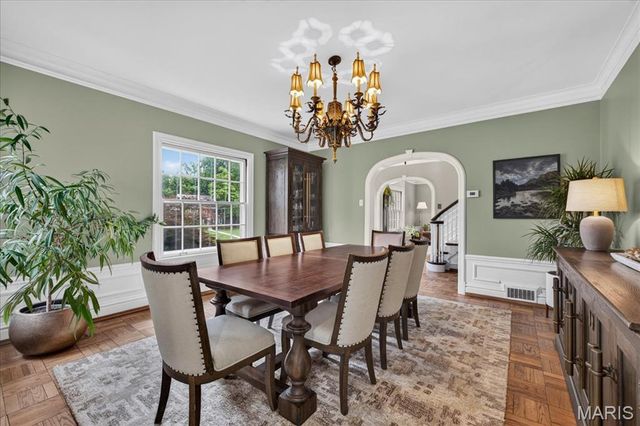 465 Sherwood Drive, Webster Groves, MO 63119