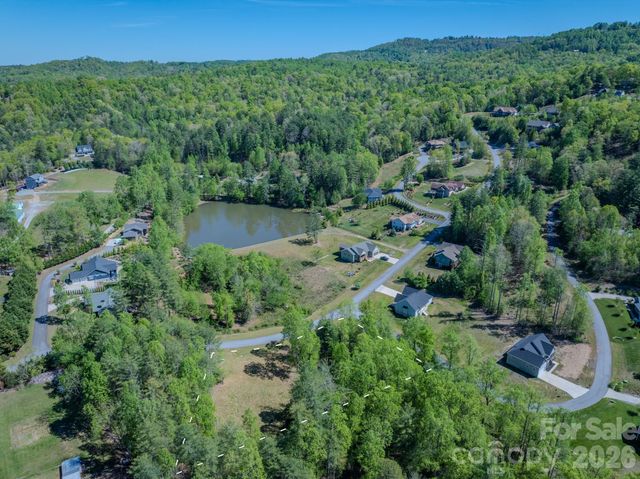 92 Crystal Heights Drive, Hendersonville, NC 28739