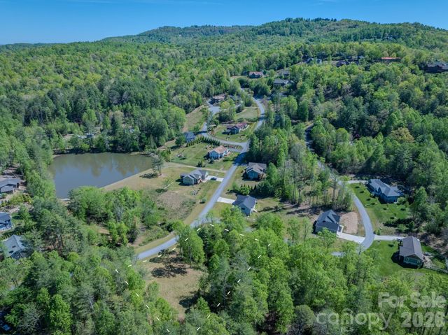 92 Crystal Heights Drive, Hendersonville, NC 28739