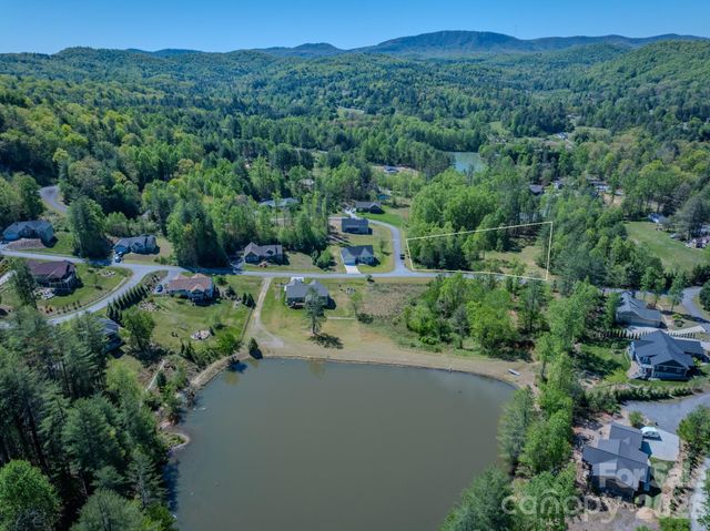 92 Crystal Heights Drive, Hendersonville, NC 28739