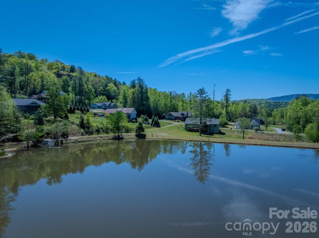 92 Crystal Heights Drive, Hendersonville, NC 28739