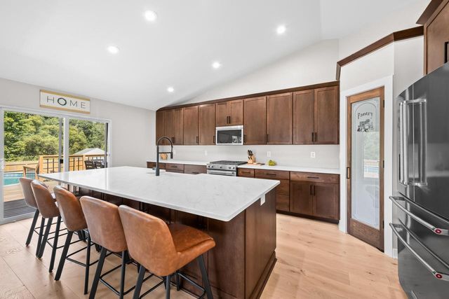 29518 River View PARKWAY, Burlington, WI 53105