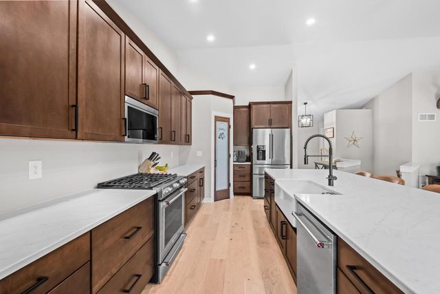 29518 River View PARKWAY, Burlington, WI 53105