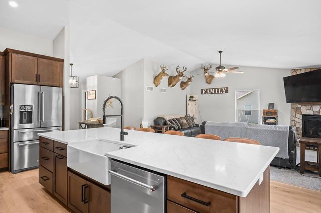 29518 River View PARKWAY, Burlington, WI 53105