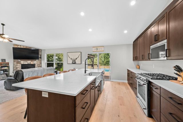 29518 River View PARKWAY, Burlington, WI 53105