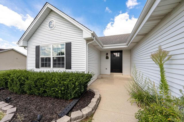 29518 River View PARKWAY, Burlington, WI 53105