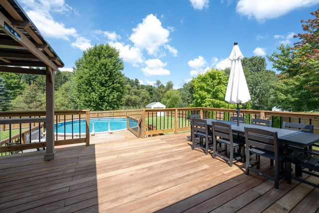 29518 River View PARKWAY, Burlington, WI 53105
