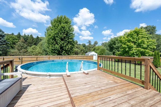 29518 River View PARKWAY, Burlington, WI 53105