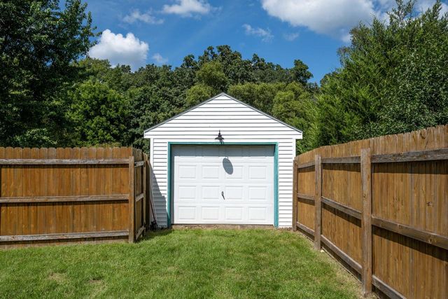 29518 River View PARKWAY, Burlington, WI 53105