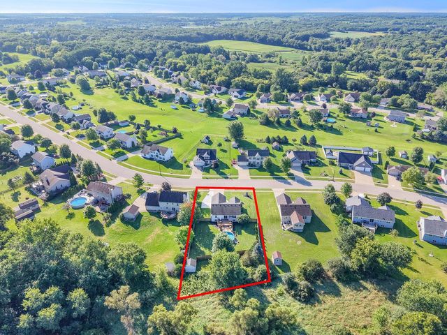 29518 River View PARKWAY, Burlington, WI 53105