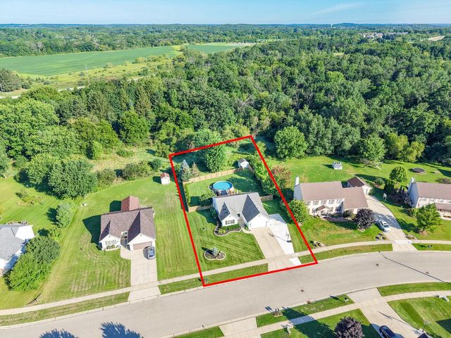 29518 River View PARKWAY, Burlington, WI 53105