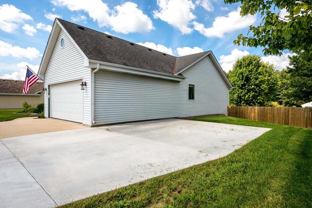 29518 River View PARKWAY, Burlington, WI 53105