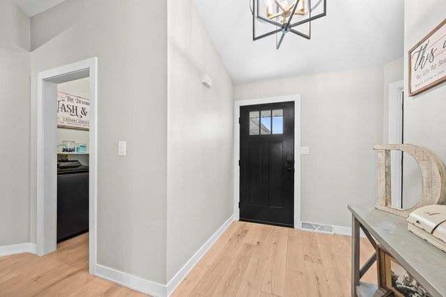 29518 River View PARKWAY, Burlington, WI 53105