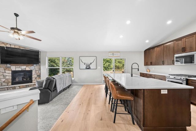 29518 River View PARKWAY, Burlington, WI 53105