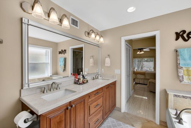 151 St Michaels Court, Jupiter, FL 33458