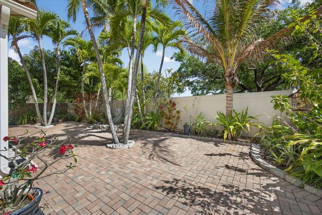 151 St Michaels Court, Jupiter, FL 33458