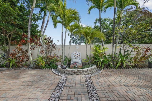 151 St Michaels Court, Jupiter, FL 33458