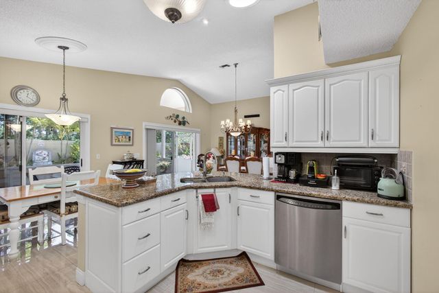 151 St Michaels Court, Jupiter, FL 33458